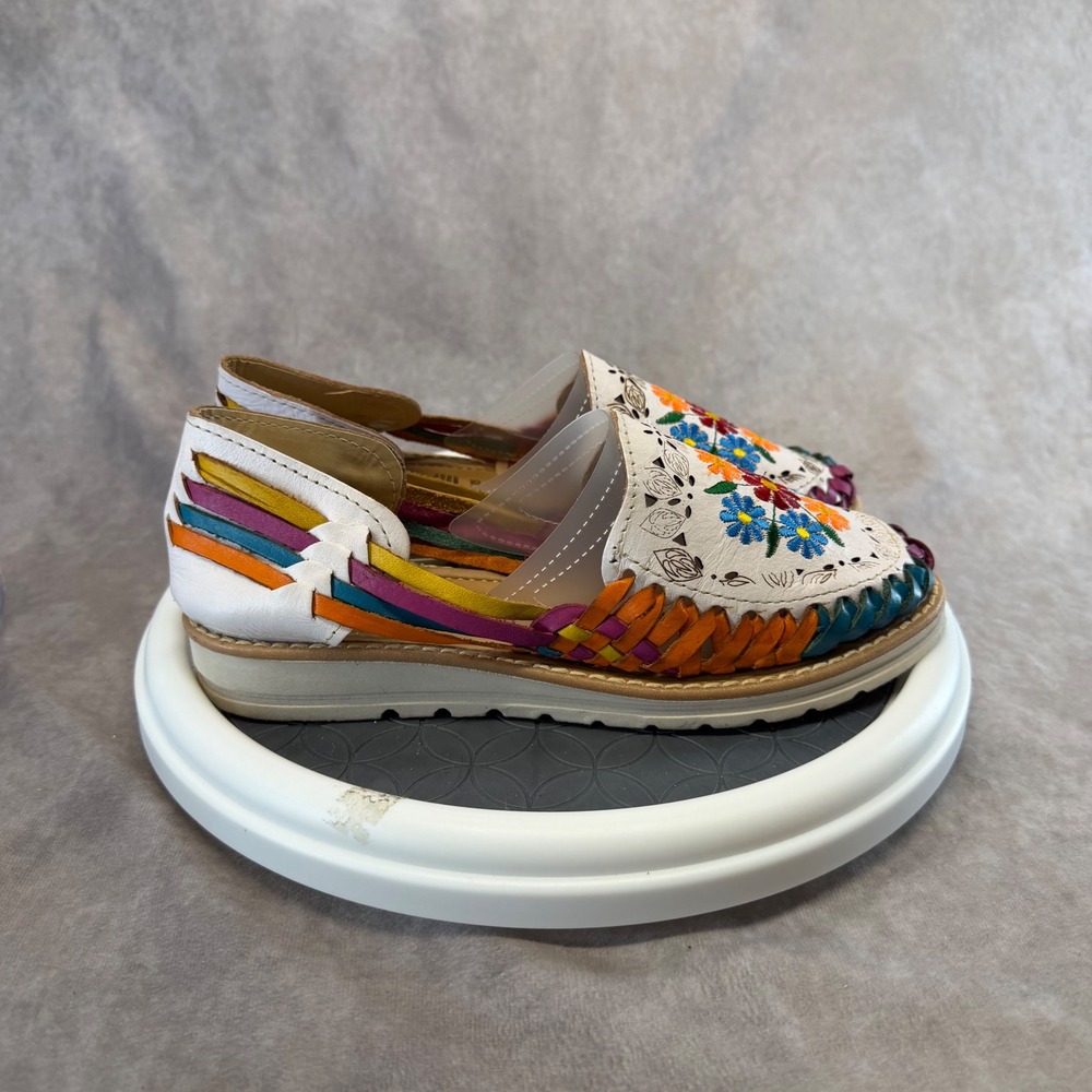Ashley Creaciones Huarache Sandals Womens 8 White Multi Floral Embroidered Wedge